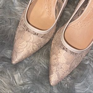 Dress Barn Nude Lace Heel Size 9.5W NWOT